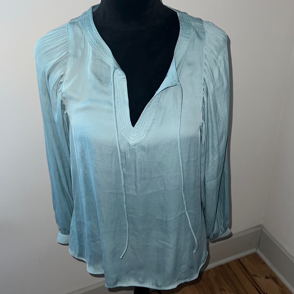 LOFT light‎ blue silky feel long sleeves tie collar V neck top blouse Sz S
